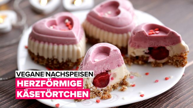 Vegane Nachspeisen: Herzförmige Käsetörtchen