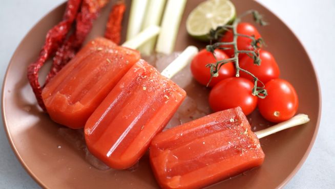 Probiere dieses Bloody Mary Rezept als Wassereis