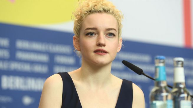 Julia Garner vergleicht 'Ozark' mit 'The Assistant'